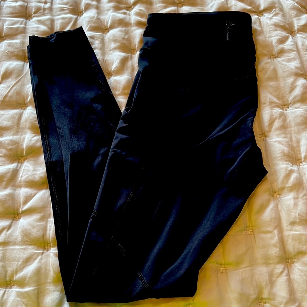 Lululemon black running tights.